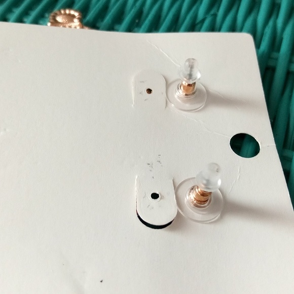 Beaded Sea Turtle Earrings - Picture 9 of 9